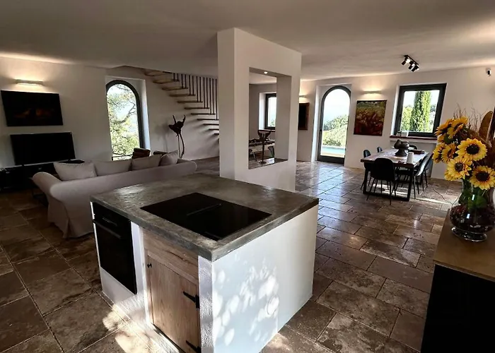 Luxury Overlooking Val D'orcia 펜션 로까스트라다